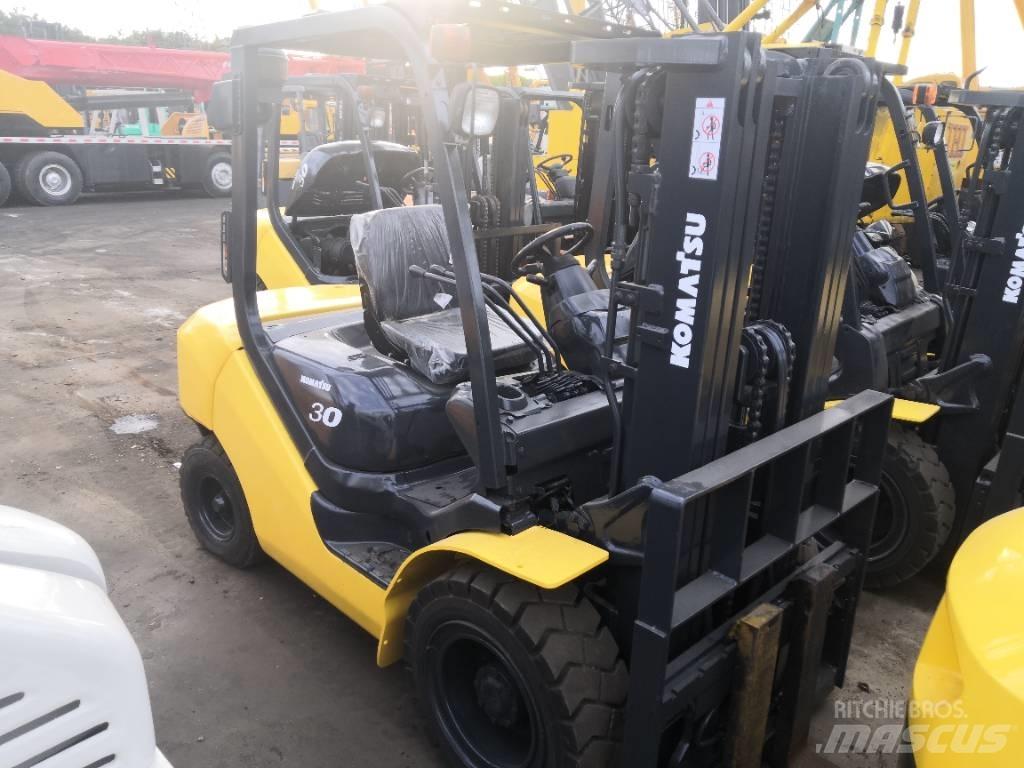 Komatsu 3 Дизельні навантажувачі