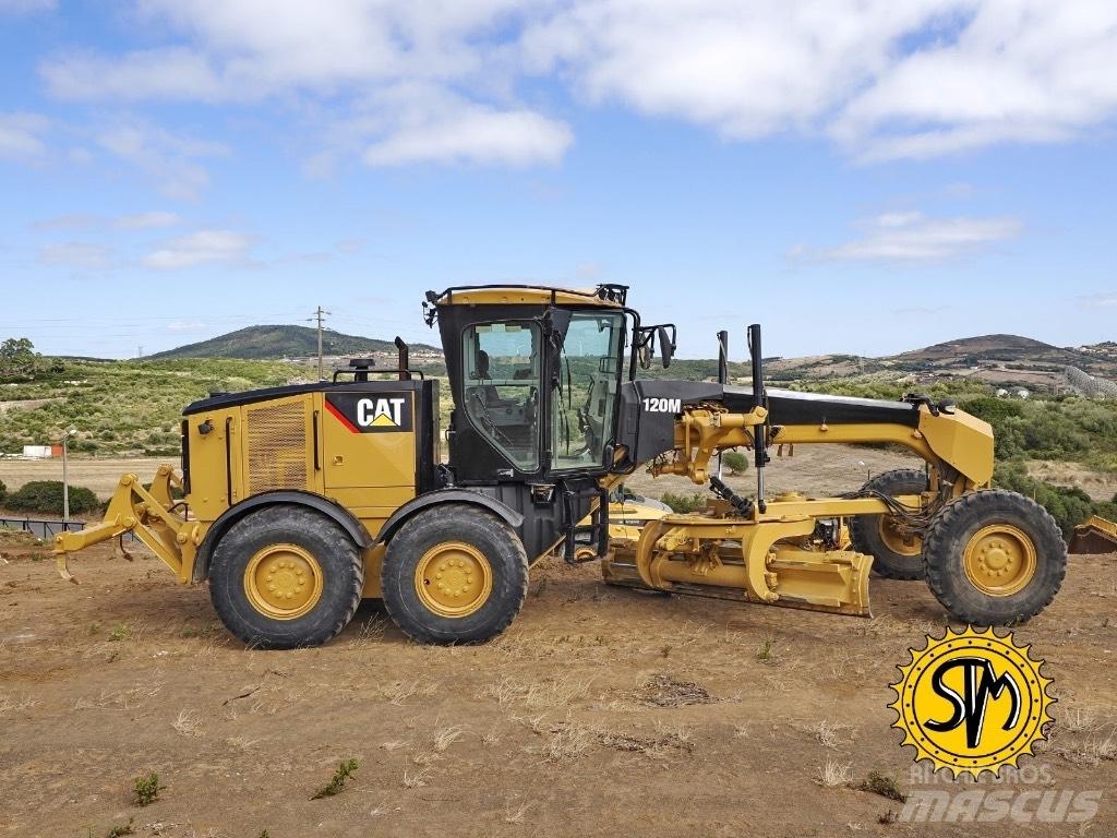 CAT 120 M Грейдери
