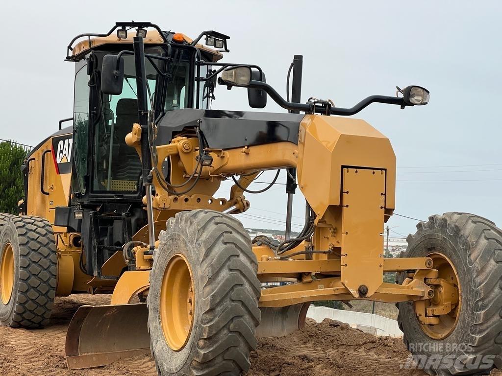 CAT 120 M Грейдери