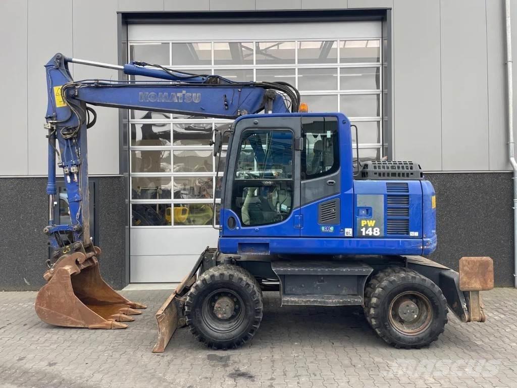 Komatsu PW148-8 Колісні екскаватори