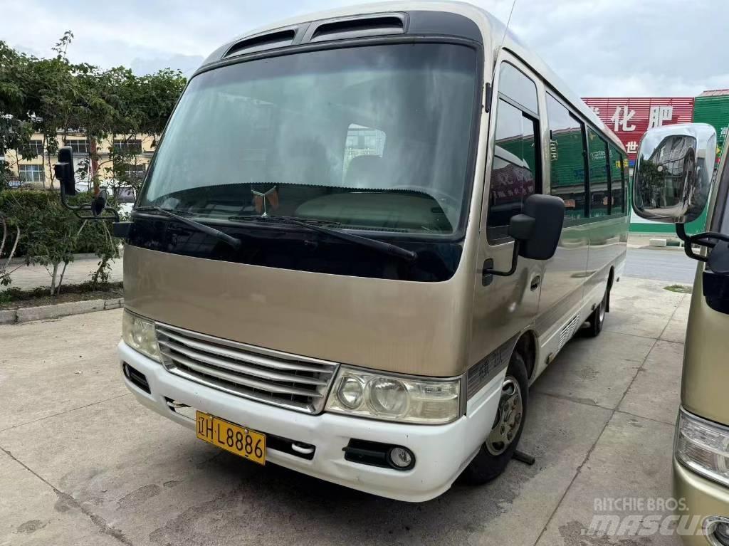 Toyota Coaster Мікроавтобуси