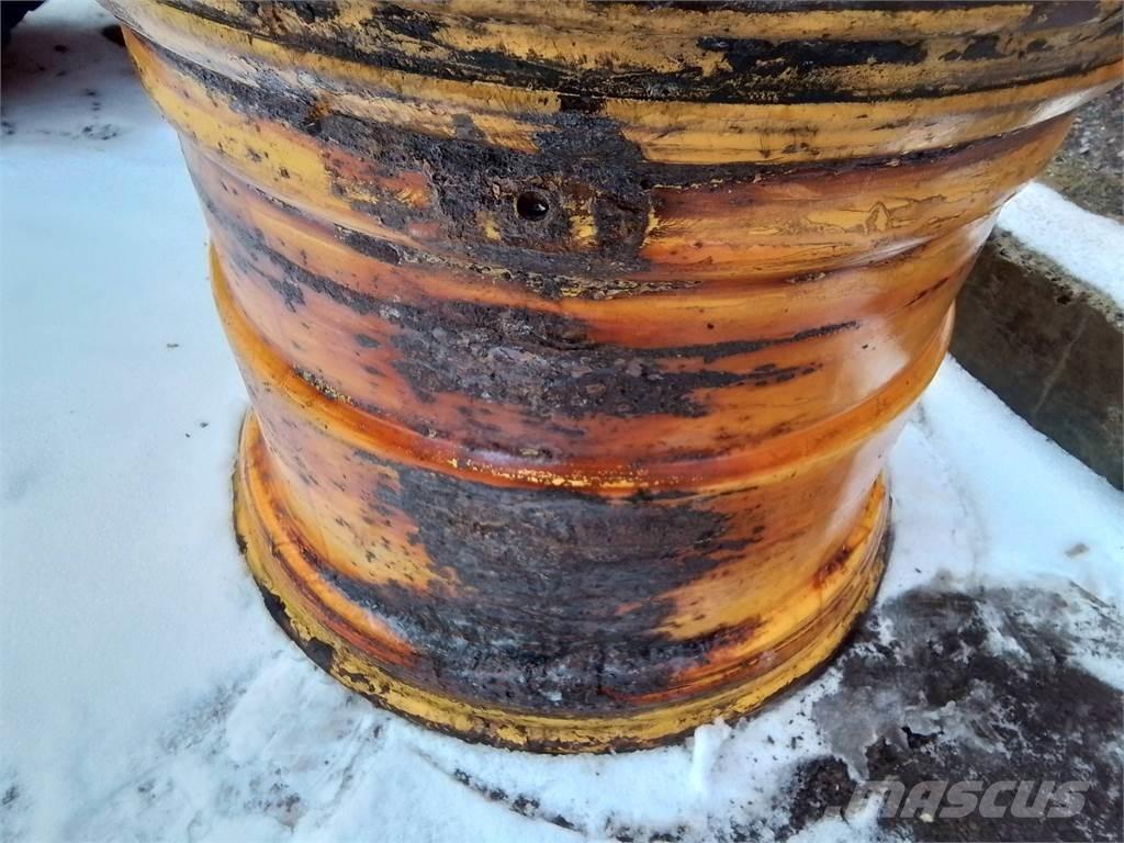 Rottne H20 24x30,5 Шини