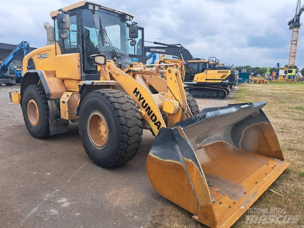 Hyundai HL940 Фронтальні навантажувачі