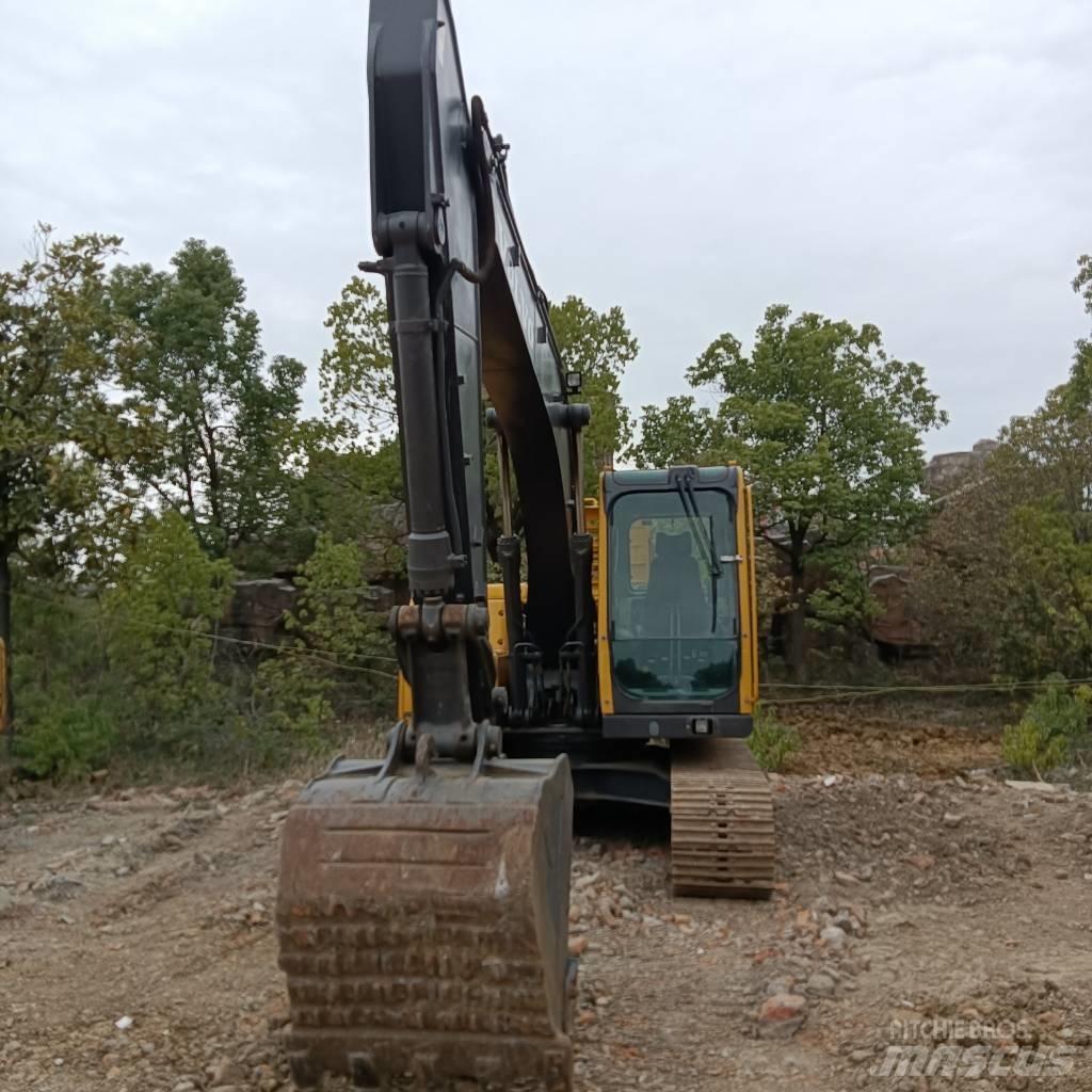 Volvo EC140B Гусеничні екскаватори