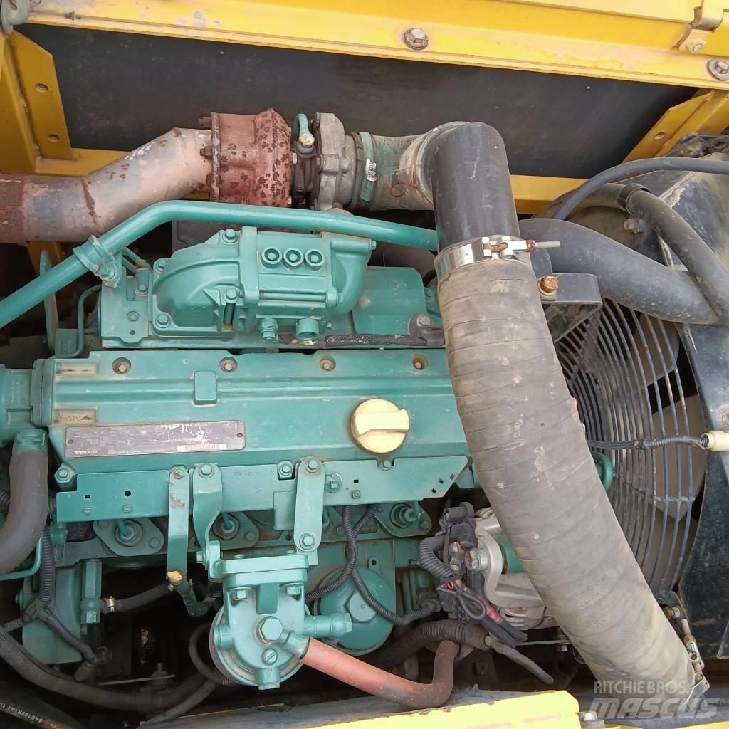 Volvo EC140B Гусеничні екскаватори