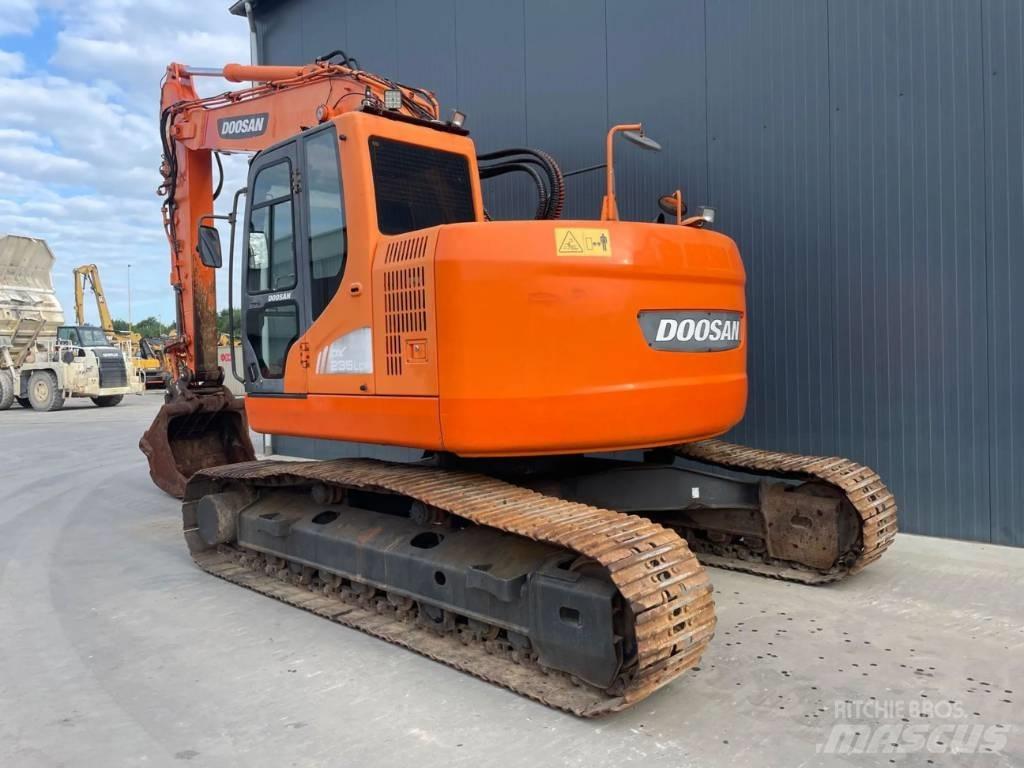 Doosan DX235LCR Гусеничні екскаватори