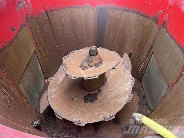 Peecon VME 120 Завантажувачі змішувальних машин