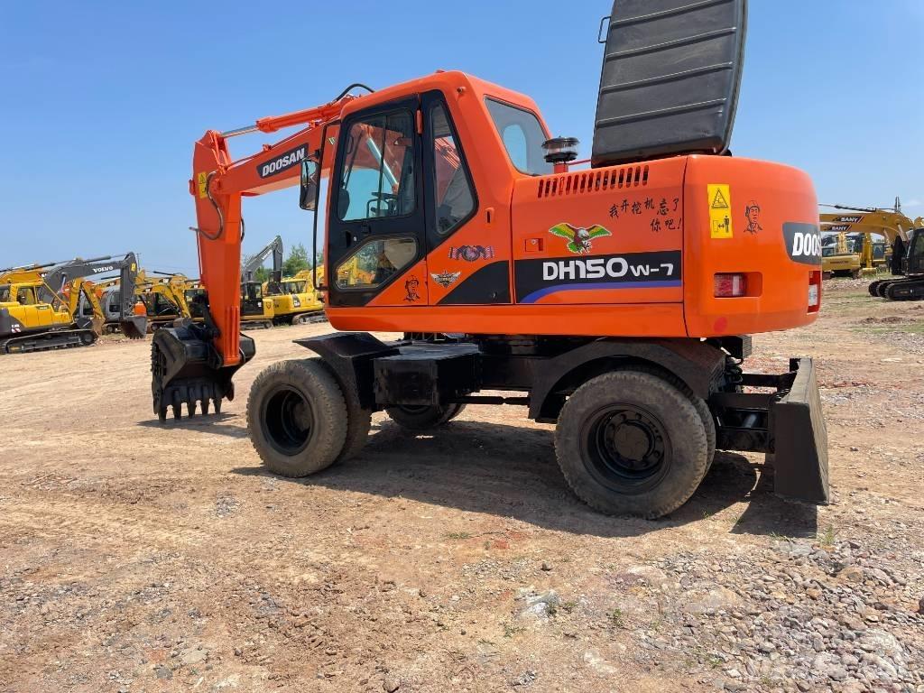 Doosan 150 Колісні екскаватори