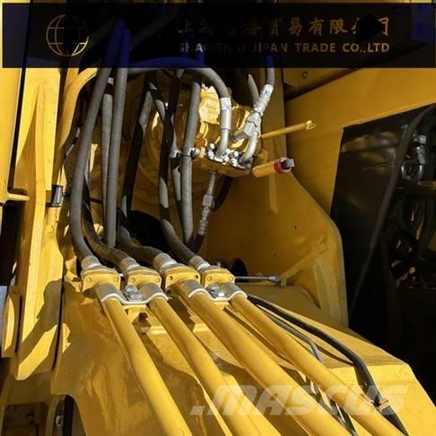 Komatsu PC 210 Гусеничні екскаватори