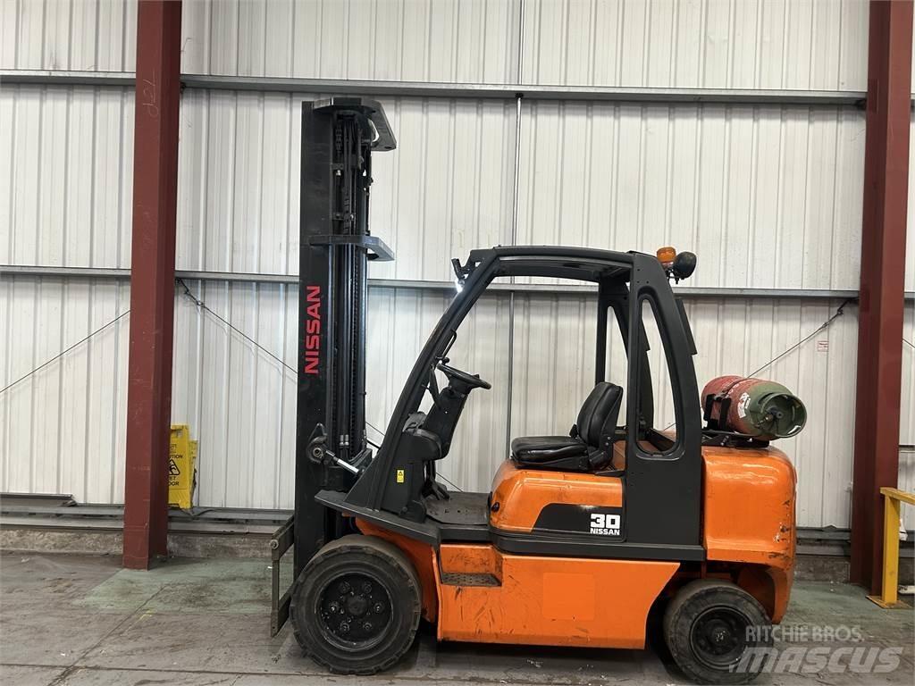 Nissan UGDO2A30PQ Газові навантажувачі