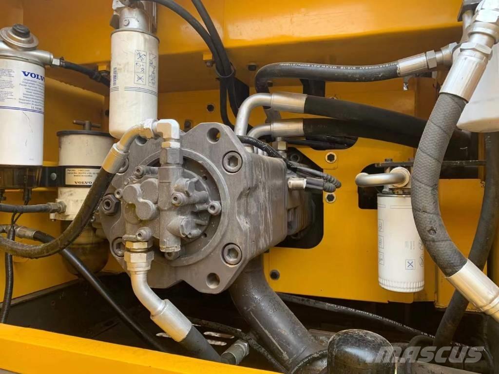 Volvo EC 300 D Гусеничні екскаватори