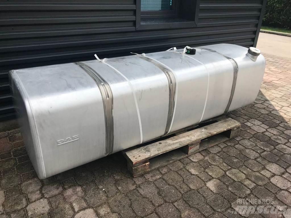 DAF 850 L Паливні та присадочні баки