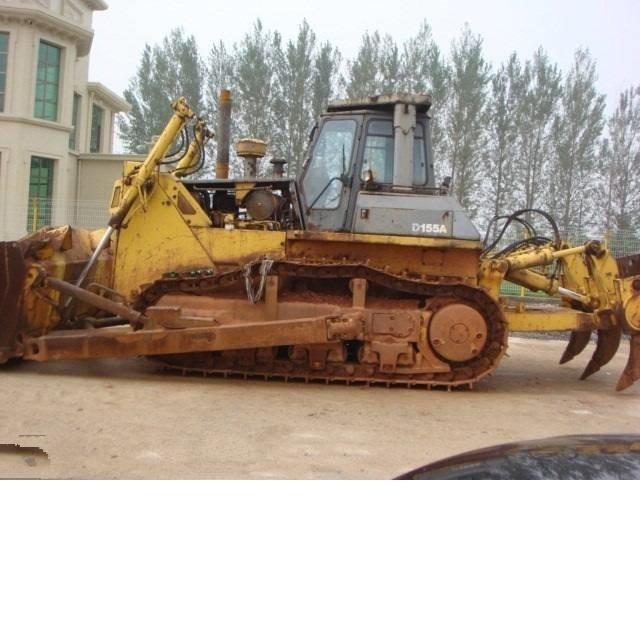 Komatsu d155a-2 Гусеничні бульдозери