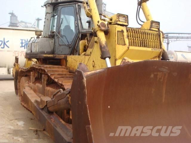 Komatsu d155a-2 Гусеничні бульдозери