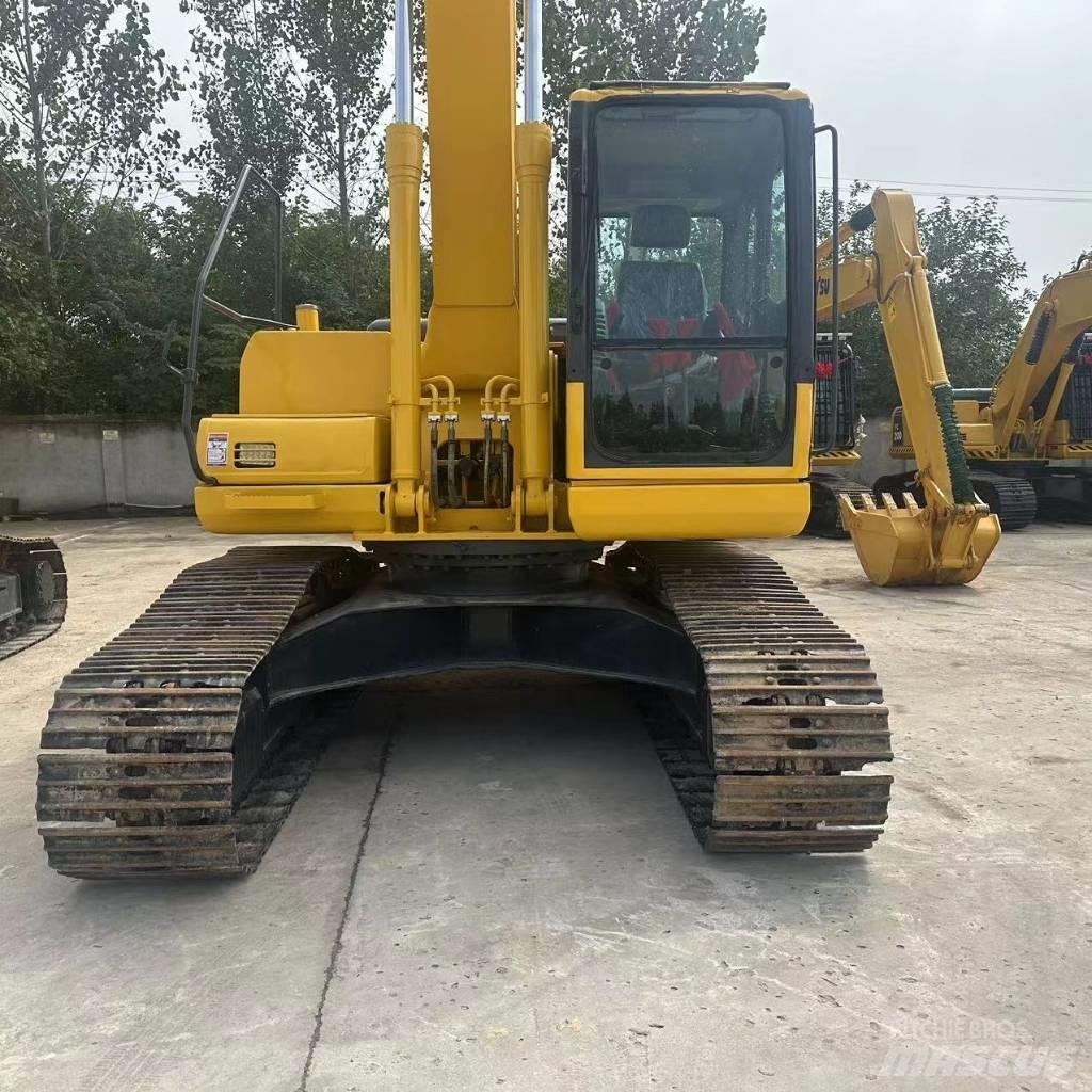 Komatsu PC 200-7 Гусеничні екскаватори