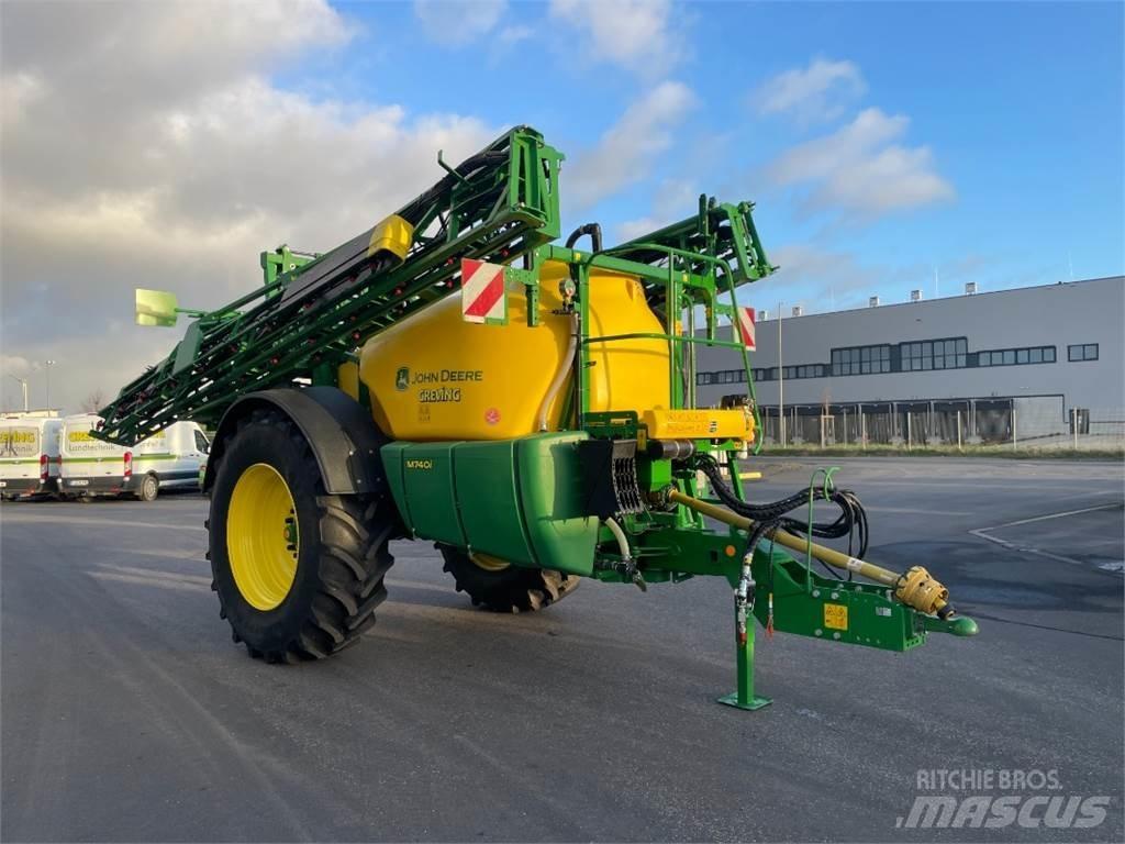 John Deere M740i Причіпні обприскувачі