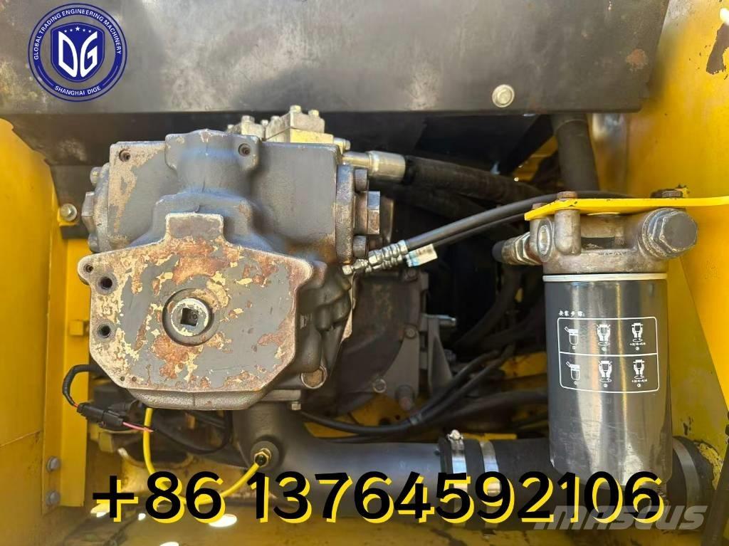 Komatsu PC 220 Гусеничні екскаватори