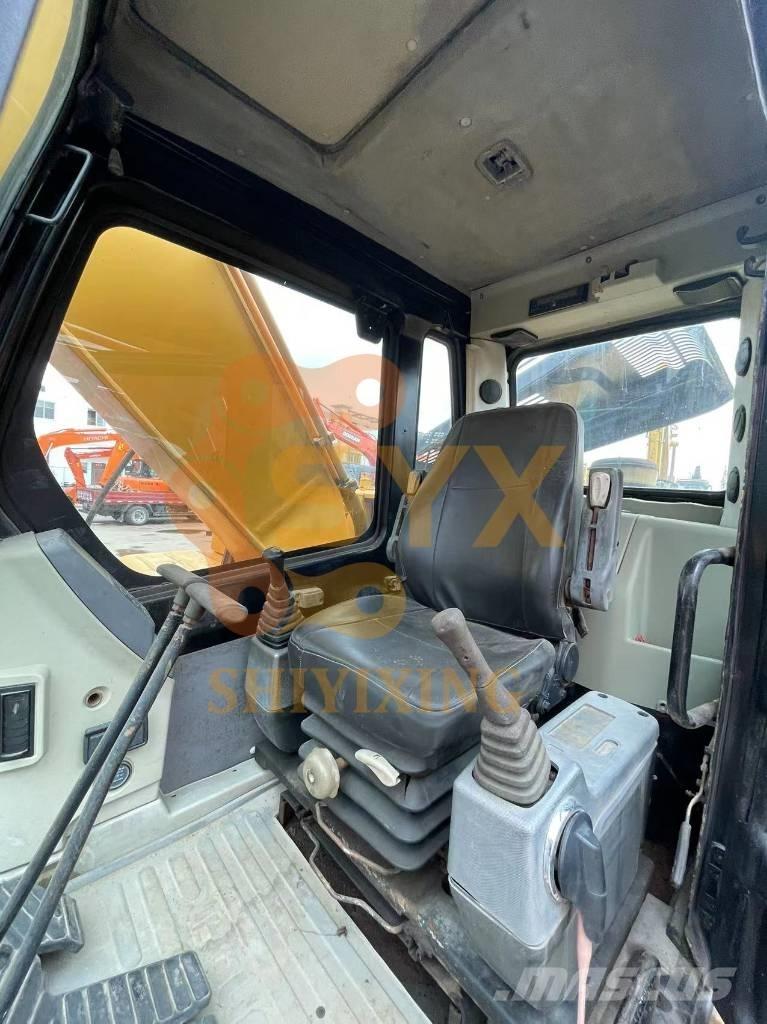 Hyundai Robex 220-7 Гусеничні екскаватори