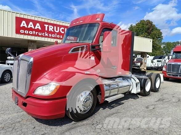 Kenworth T680 Тягачі
