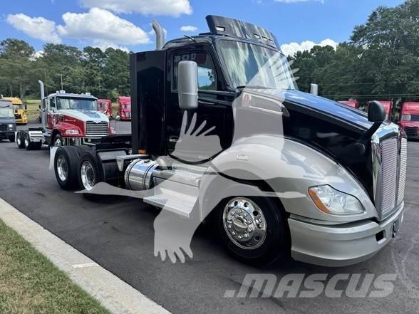 Kenworth T680 Тягачі