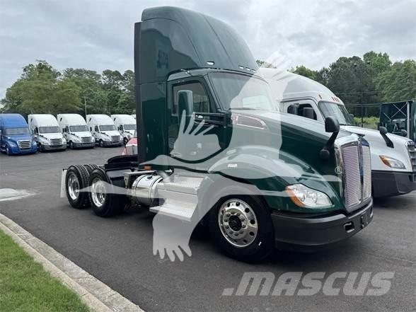 Kenworth T680 Тягачі
