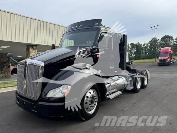Kenworth T680 Тягачі