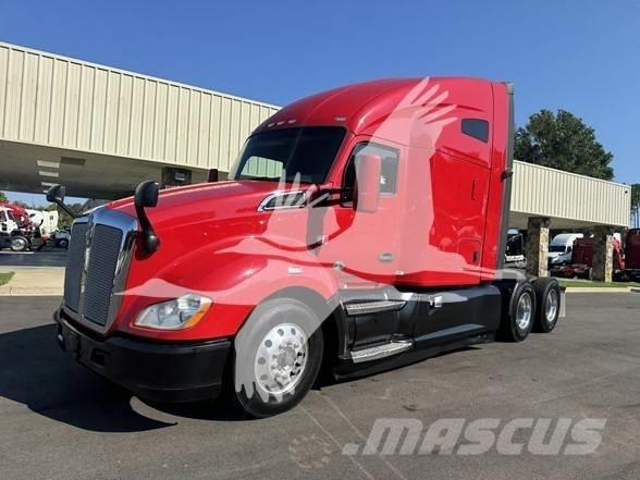 Kenworth T680 Тягачі