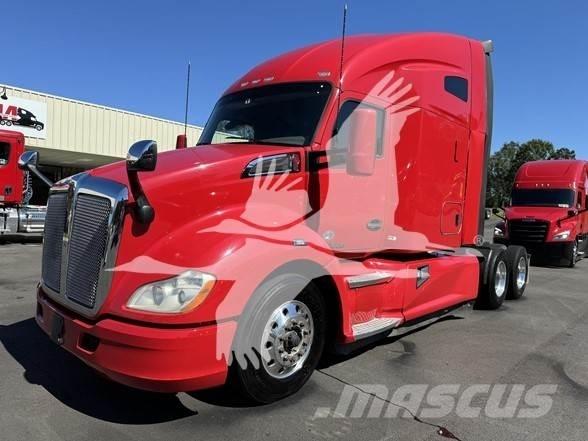 Kenworth T680 Тягачі