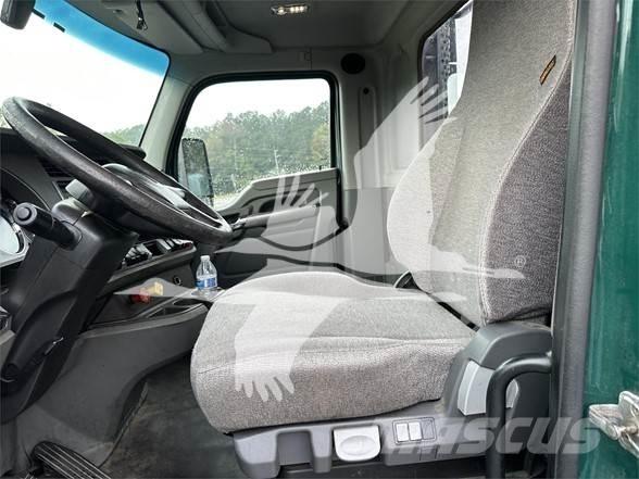 Kenworth T680 Тягачі