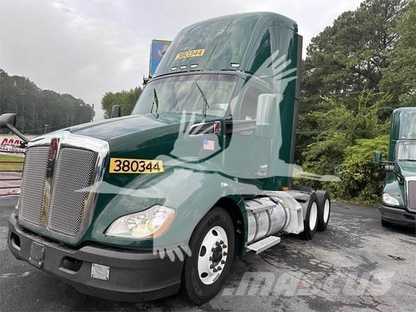 Kenworth T680 Тягачі