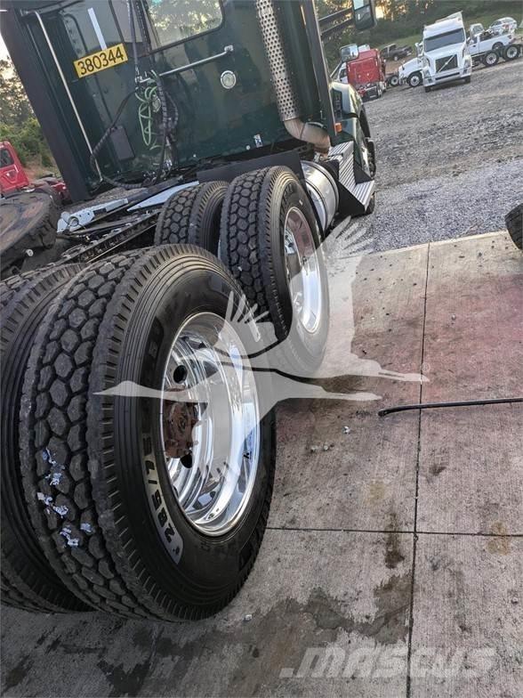 Kenworth T680 Тягачі