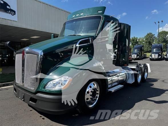 Kenworth T680 Тягачі