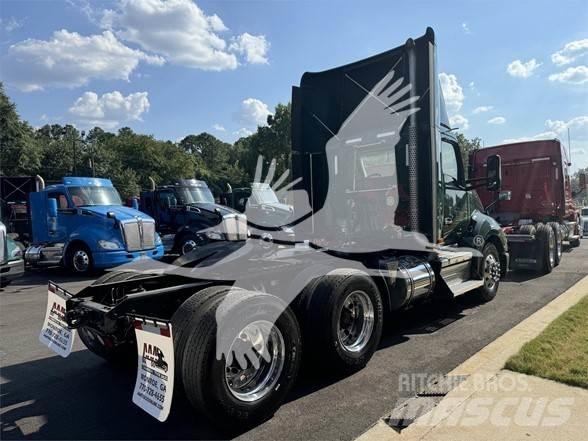 Kenworth T680 Тягачі