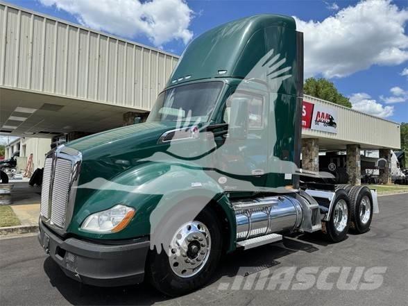 Kenworth T680 Тягачі