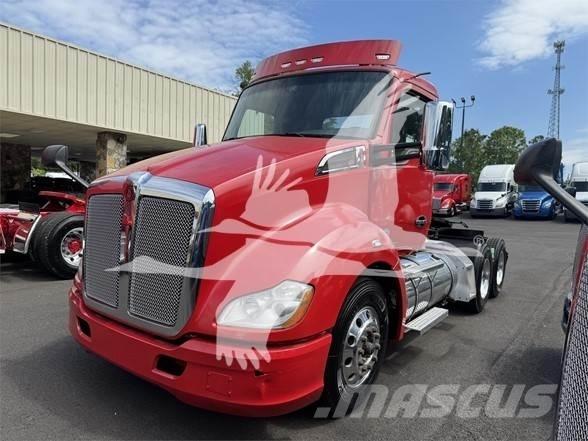 Kenworth T680 Тягачі