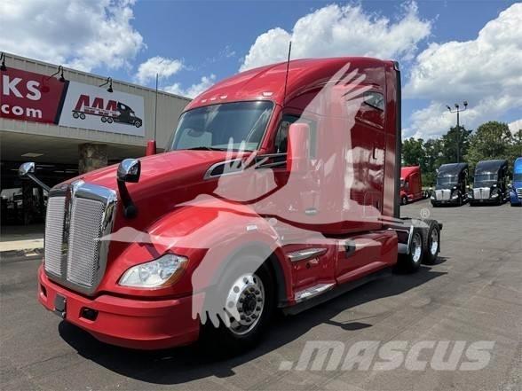 Kenworth T680 Тягачі