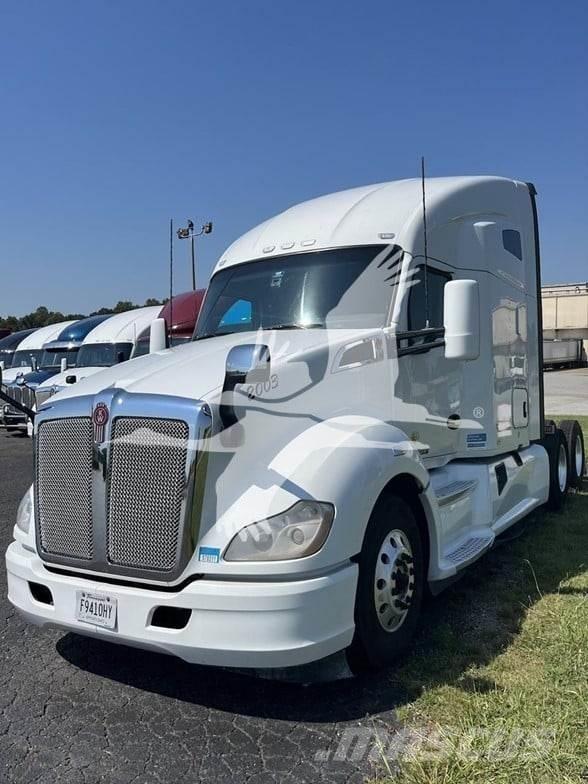 Kenworth T680 Тягачі