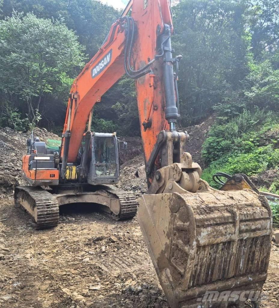 Doosan DX 300 LC-5 Гусеничні екскаватори