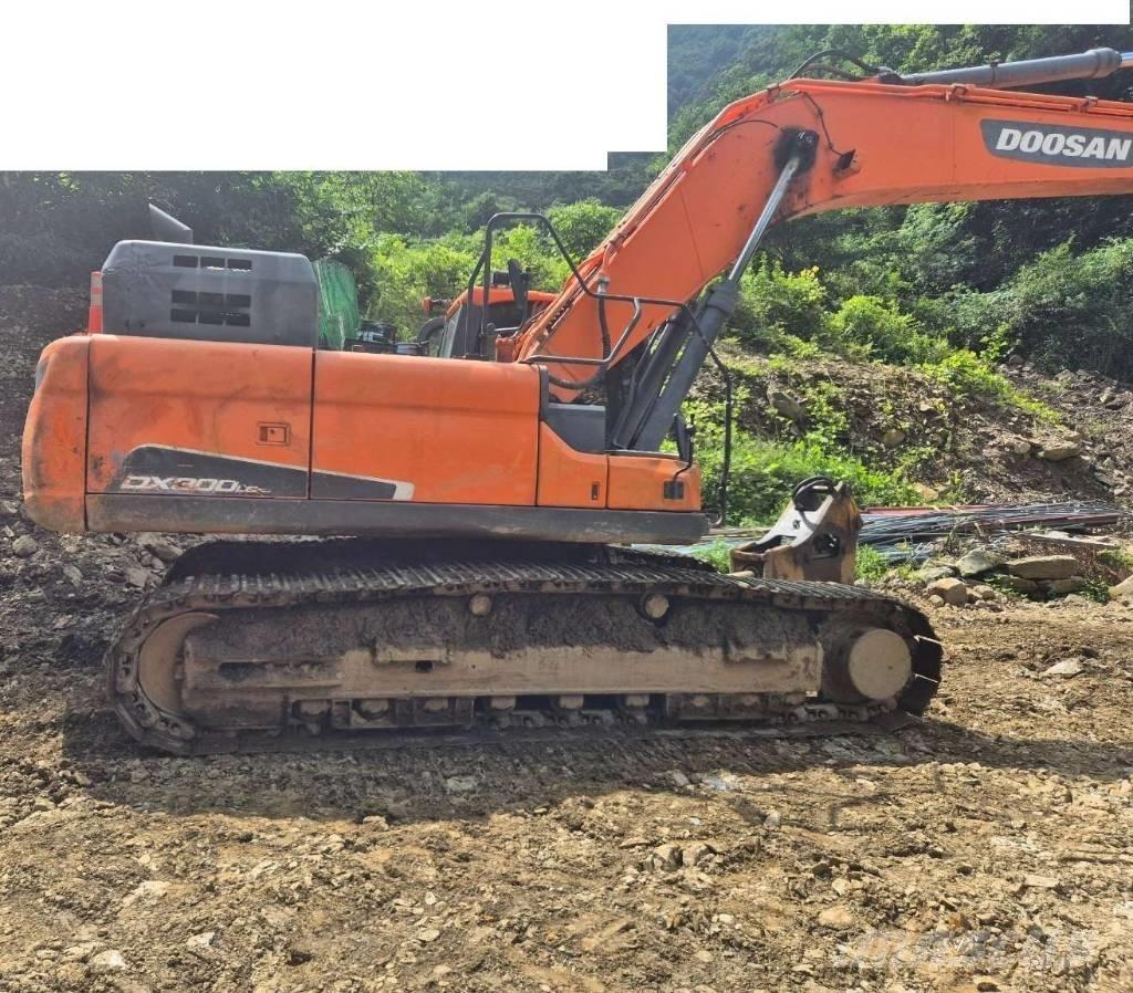 Doosan DX 300 LC-5 Гусеничні екскаватори