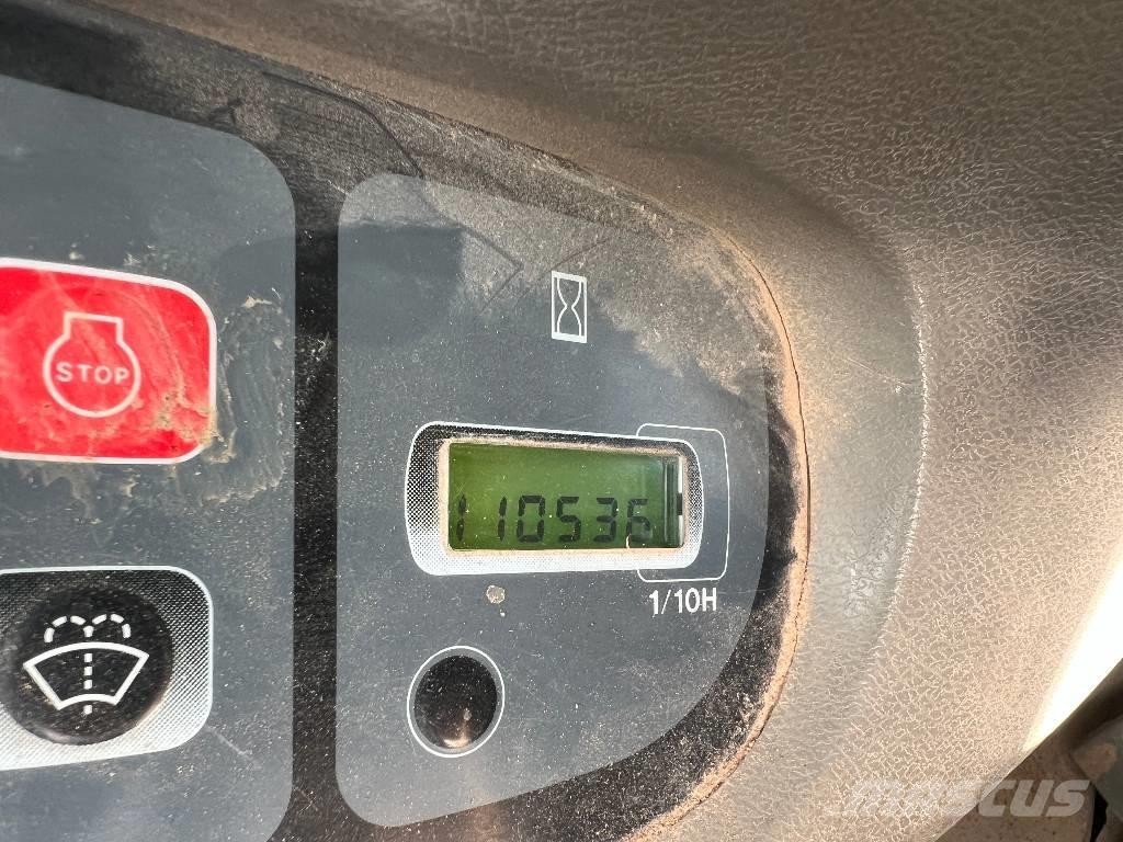 CASE CX 330 Гусеничні екскаватори