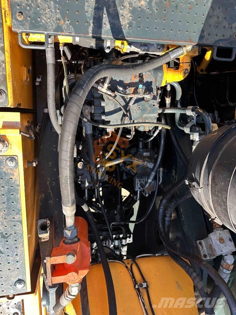 Hyundai Robex 520 VS Гусеничні екскаватори