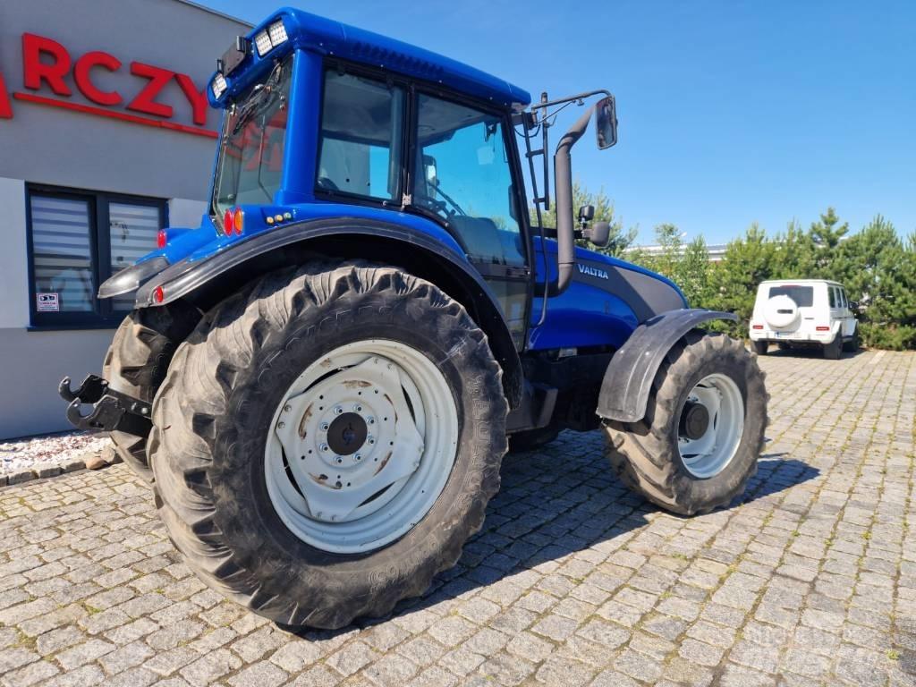 Valtra T 140 Трактори