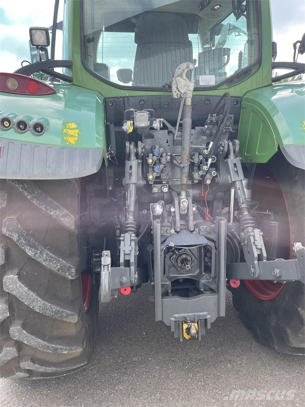 Fendt 720 Profi Plus Трактори