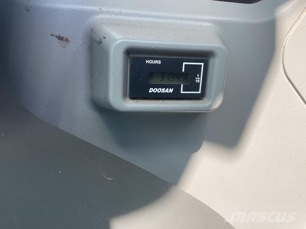 Doosan DX140 LCR-5 Гусеничні екскаватори