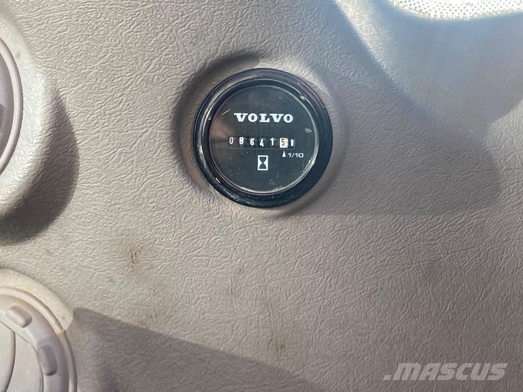 Volvo EC 140 DL Гусеничні екскаватори