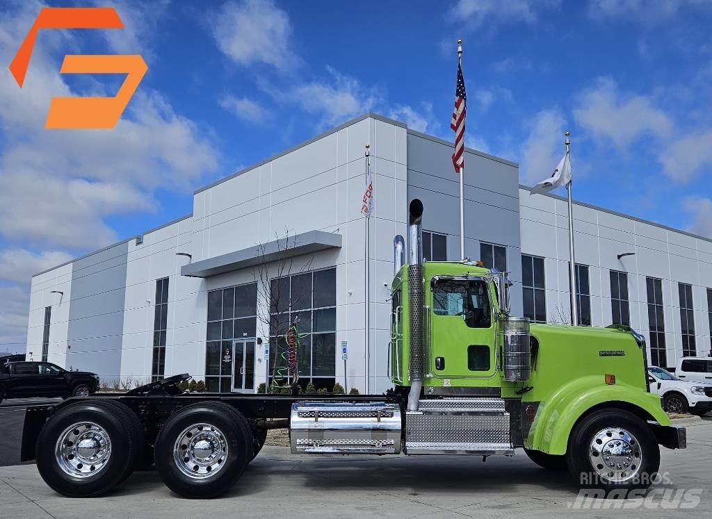 Kenworth W900 Тягачі