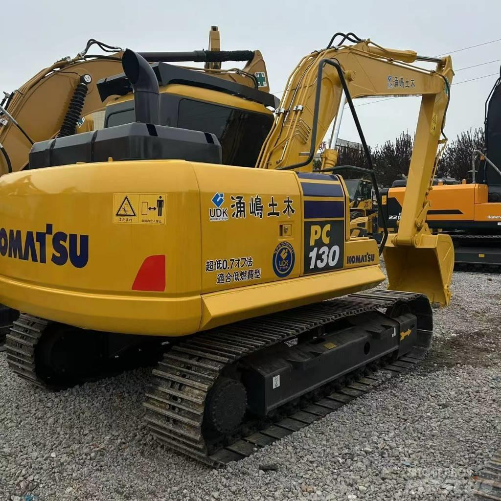 Komatsu 130-7 Гусеничні екскаватори