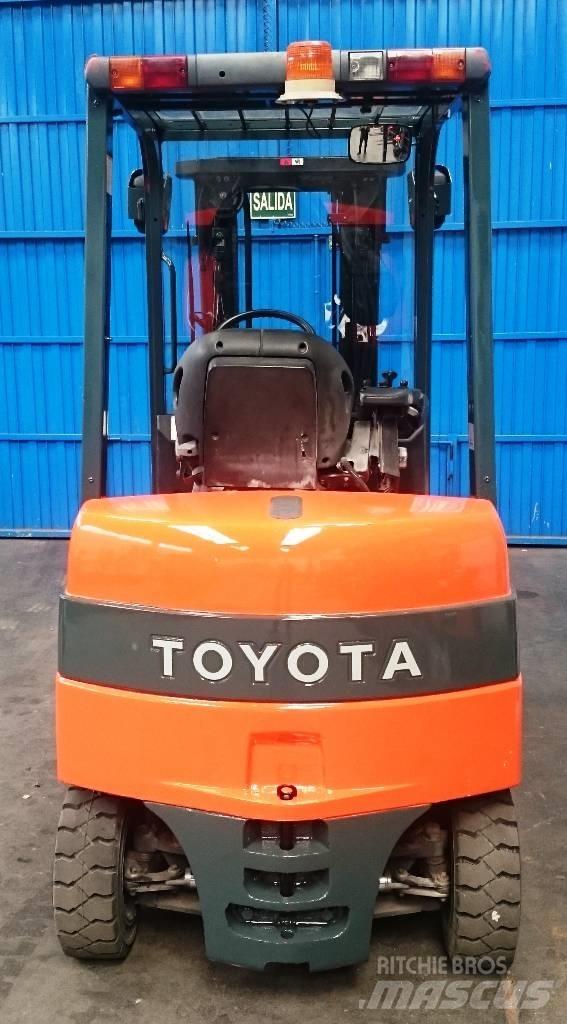 Toyota 7 FBMF 25 Електронавантажувачі