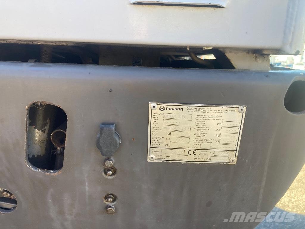 Neuson 8003 RD Середні екскаватори 7т. - 12т.