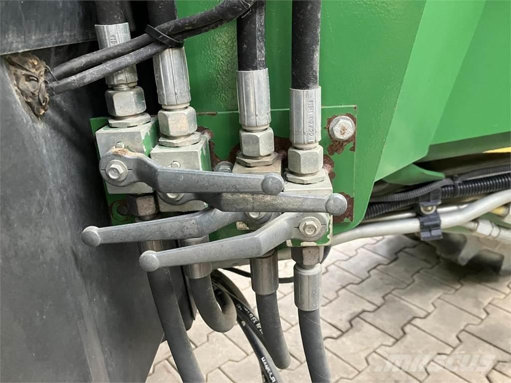 John Deere 6155R Трактори